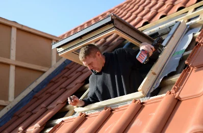 Pose de fenêtres de toit Velux à Pougnadoresse